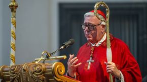 Pontifikalamt mit dem Luxemburger Erzbischof am Sonntagvormittag im Fuldaer Dom. Alle Fotos: Bistum Fulda / Martin Engel